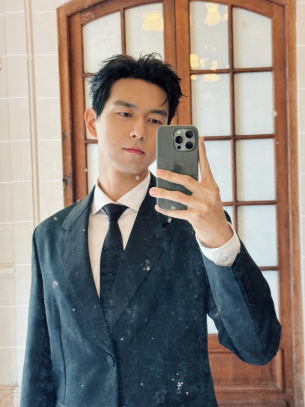 李現待播作盤點！《長風起》二搭李一桐、和張婧儀有曖昧吻戲，還有三部電影未播！