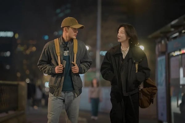 比《21世紀大君》高評7部NETFLIX獲百想肯定韓劇！《妳和其餘的一切》好看，這部超神