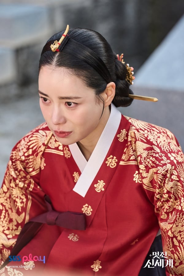 《我的王室死對頭》爆笑必追！6大劇情看點+網友評價：惡女林智妍穿越，遇上瘋批財閥