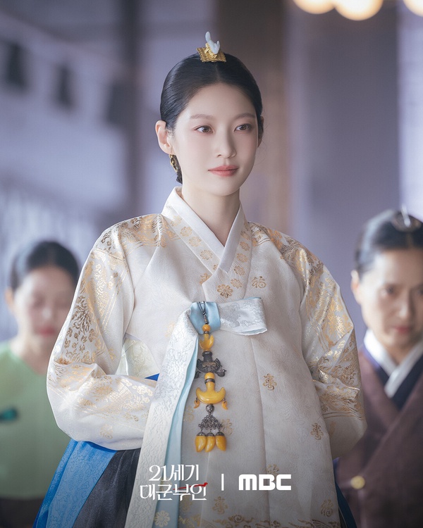 《21世紀大君》臥虎藏龍！劉秀彬是《愛的迫降》韓劇粉，孔秘書聲樂系出身，他學歷超狂