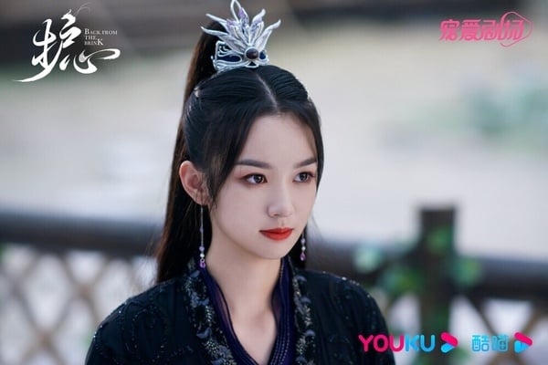 周也真的是大美女！周也一直都是95後公認的高顏值美女，她的五官勻稱，骨相極佳，沒有特別搶眼的部位，但組在一起就是好看。