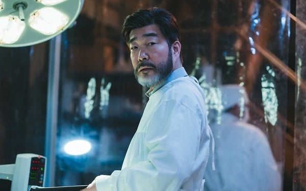 Netflix《超能路人甲》劇情、角色介紹：朴恩斌第1集就死掉，結局伏筆疑有「第二季」！