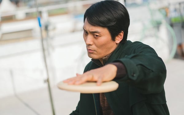 Netflix《超能路人甲》劇情、角色介紹：朴恩斌第1集就死掉，結局伏筆疑有「第二季」！