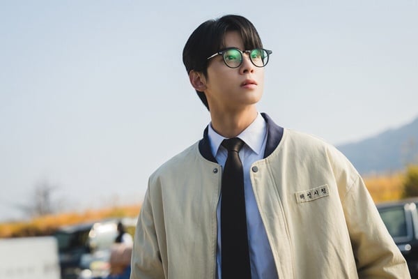 Netflix《超能路人甲》劇情、角色介紹：朴恩斌第1集就死掉，結局伏筆疑有「第二季」！