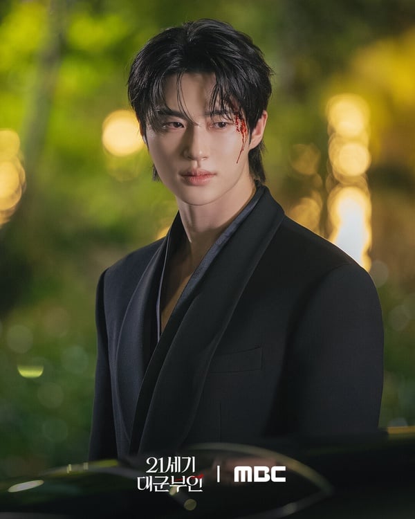 《21世紀大君夫人》劇本沒提的細節！李完對熙周感情始於憧憬，閔總理為何遲遲不告白？