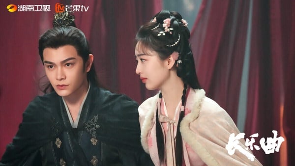 《長樂曲》是2024年被大推的古裝小甜劇，劇情結合替嫁、先婚後愛和懸疑探案，講述顏府庶女顏幸擁有一身斷案本領，她考入刑部成為一名女官，然而因三姐逃婚，顏幸不得不替姐出嫁，和內衛府大閣領沈渡成婚。沈渡是個冷面修羅，剛開始對顏幸半點好臉色都沒有，後期兩人逐漸墜入愛河。