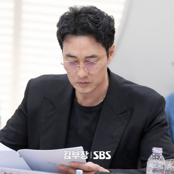 6月開播韓劇推薦！李宰旭、辛叡恩《醫到孤島愛上你》治癒，蘇志燮化身「最強奶爸」