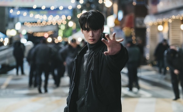 Netflix《超能路人甲》演員介紹