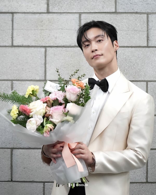 《我的王室死對頭》許楠儁10件事：有雙胞胎弟弟、私下超E，「演戲」竟是退而求其次？