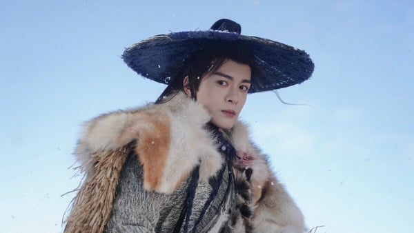 曾舜晞是公認很適合演少年俠客的男星，他不同於其他古裝美男長得那麼仙氣飄飄，但曾舜晞在武俠劇總是能演出角色的少年感和天真意氣。近年他在《七夜雪》、《說英雄誰是英雄》的俠客造型都很迷人！