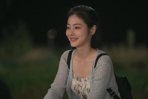 《醫到孤島愛上你》劇情、角色介紹：毒舌醫生李宰旭被流放孤島，與辛叡恩組「醫護CP」