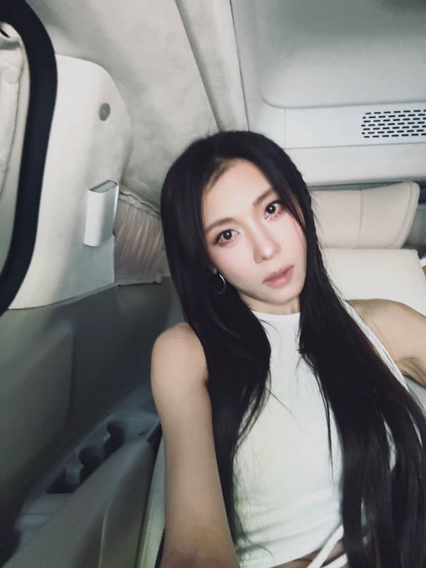 河智苑登打歌舞台！腹肌炸裂，好身材養成方法