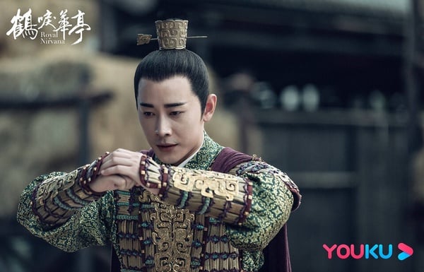 《鶴唳華亭》以一而再、再而三的高能反轉劇情引人入勝，真的很精彩，是一部會讓人猜不到下一步劇情的古裝劇，再加上男女主角小甜兼高虐的愛情，讓很多觀眾看完後都走不出來。