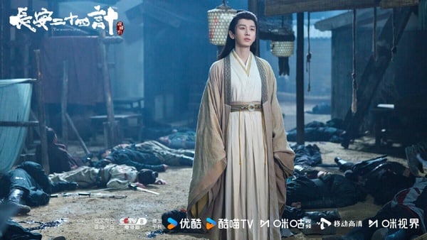 成毅《長安二十四計》拿下第十！這部劇因為成毅而開出高討論度，服化道都是高質感，劇本方面有人認為節奏太慢、有點在故弄玄虛，也有人認為故事反轉又反轉，追得停不下來。《長安二十四計》因著成毅，收視還是不差，劇中成毅飾演的是瘋批男主，為了復仇可以犧牲一切，角色很帶感。