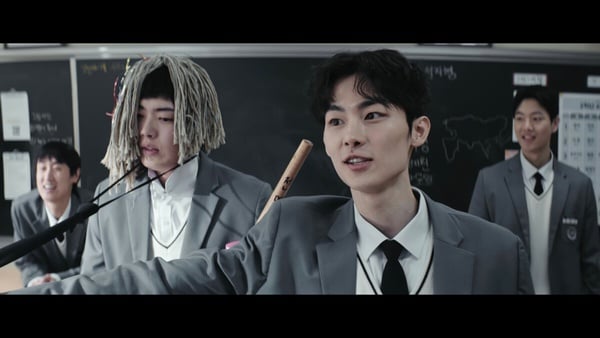 《鐵拳教育》持刀砍老師是真的！5大真實事件：韓國雙胞胎姐妹從校排121名衝到全校第一