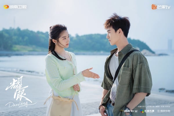 另外Netflix上的《耀眼》、《月鱗綺紀》、《逐玉》也都是高收視熱門陸劇，不過這些熱門劇評分往往不會非常高。李昀銳《耀眼》豆瓣開分5.9，鞠婧禕《月鱗綺紀》5.4分、張凌赫《逐玉》6.4分。