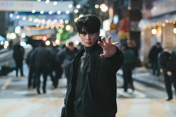 5位韓劇男神顏值巔峰期！車銀優《超能路人甲》帥出新高度，玄彬最帥不是《愛的迫降》