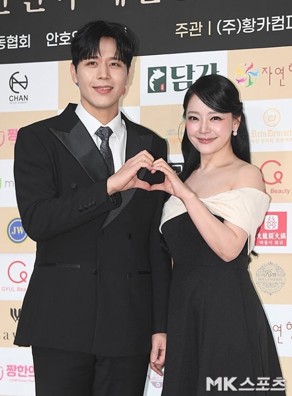 《鐵拳教育》男主老婆是她！5對讓人意外的韓劇演員夫妻！《21世紀大君》他們竟是夫婦