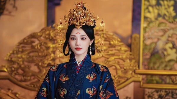大家知道《東宮》開播前，彭小苒還被罵是網友臉嗎？當初大家都不看好《東宮》，沒想到最終兩位主演憑藉演技逆襲。而彭小苒也是很美的，她的古裝扮相很突出，是有記憶點的美人。