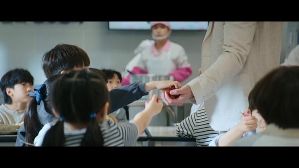 《鐵拳教育》幕後趣事：金南佶二度拒演改變劇本走向，李星民八場發佈會竟是一次拍完！