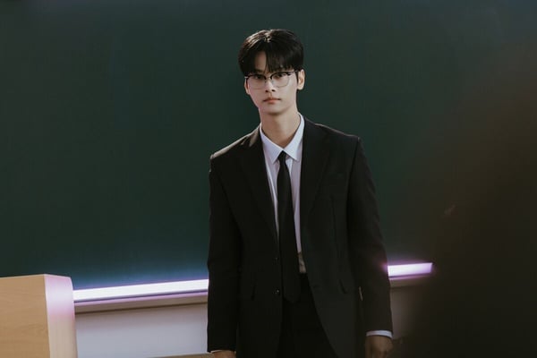6月韓劇話題度TOP10：《新進社員姜會長》第4，《鐵拳教育》第2輸《我的王室死對頭》！