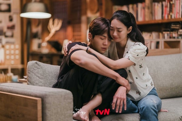 端午連假必追10部Netflix超好看韓劇！《鐵拳教育》《王室死對頭》必追，這部確實上癮