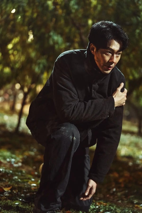 《Moving異能》集結柳承龍、趙寅成、韓孝周、李正河、高允貞等強大卡司共同主演，是個超能力故事。《Moving異能》播出前因奇幻、超現實題材，讓不少韓國網友都覺得劇情可能比較幼稚、空洞，沒想到播出後發現劇情非常精彩。