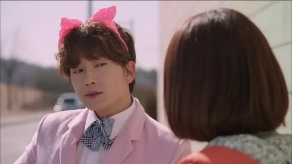 《Kill Me Heal Me》播出前也是各種被看衰，最初其實2008年就準備製作了，但電視台覺得這部劇「七重人格」的設定不適合當年電視劇的氣氛，於是就放著。直到2012年又打算製作，還找了李昇基當男主，但最後也因為各種理由，製作又告吹。該劇找了很多一線大咖，但男主人選換了又換，是直到開播前一個月，才找來池晟與黃正音搭檔。