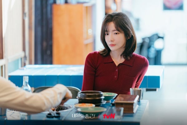 《明天上班見！》好看嗎？6大劇情＋角色介紹：徐仁國與朴智賢「辦公室戀情」曝光！