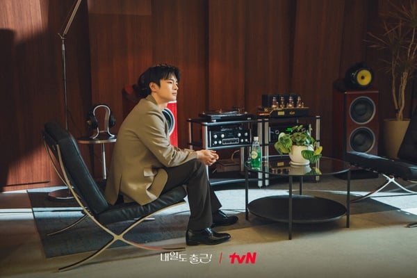 《明天上班見！》好看嗎？6大劇情＋角色介紹：徐仁國與朴智賢「辦公室戀情」曝光！