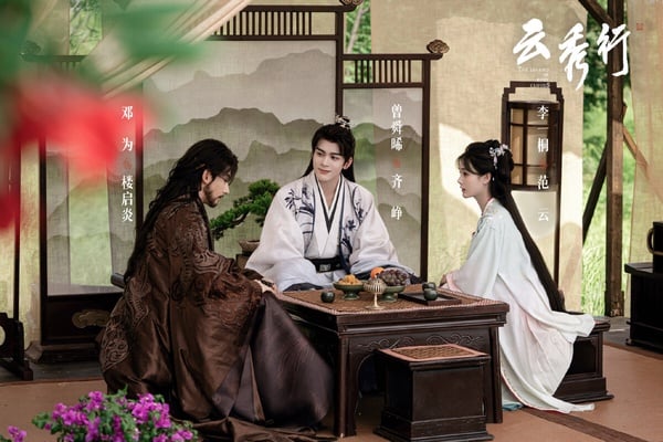 其他幾部熱播陸劇一樣評價比較極端，李一桐《雲秀行》、陳都靈《翹楚》雖然有吸睛的演員群，但劇本被認為不夠紮實。周柯宇《熾夏》、檀健次《愛情有煙火》故事有亮點，CP感則見仁見智。