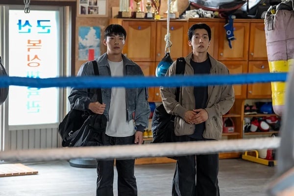《獵犬》系列改編自韓國同名網路漫畫，禹棹奐、李相二接續主演，新一季更找來Rain、朴敘俊加盟演出。《獵犬2》是動作爽劇，依舊爽快又帶感，不過或許是對手都太強了，今年Netflix原創韓劇有《愛情怎麼翻譯》、《鐵拳教育》等強檔，就讓《獵犬2》讓人印象不深。其實這部不是爛劇，是值得追的。