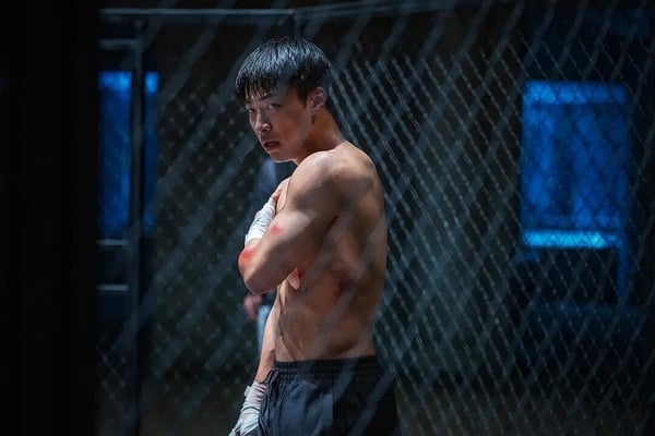 《獵犬》系列改編自韓國同名網路漫畫，禹棹奐、李相二接續主演，新一季更找來Rain、朴敘俊加盟演出。《獵犬2》是動作爽劇，依舊爽快又帶感，不過或許是對手都太強了，今年Netflix原創韓劇有《愛情怎麼翻譯》、《鐵拳教育》等強檔，就讓《獵犬2》讓人印象不深。其實這部不是爛劇，是值得追的。