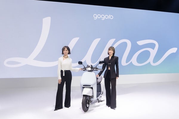 Lulu黃路梓茵代言Gogoro Luna2 踩高跟鞋挑戰「超省力中柱」驚呆！自曝感情觀愛掌控
