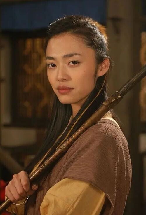 2006年的古裝情境喜劇《武林外傳》也很厲害，十幾年來一直都是超高重刷率的經典陸劇。這部劇在中國也被視為傳奇，創造極高收視率，劇中許多經典老梗至今依然常常被拿出來玩。