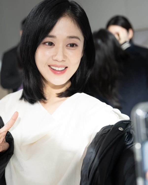 《鐵拳教育》秦基周看不出37歲了！8位超凍齡韓星！金希澈比金正恩大，他更是逆齡神話