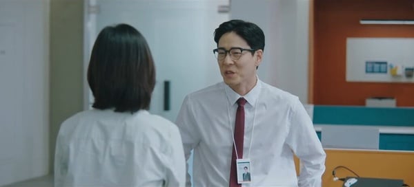 《明天上班見！》社畜超有共鳴的崩潰日常：生病不准請假、颱風天雨下再大都要去上班！