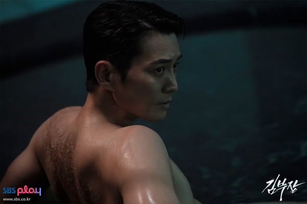 《金特務：本色回歸》好看嗎？6大劇情、角色介紹：蘇志燮鐵拳教育超狂，收視狂飆15.7%