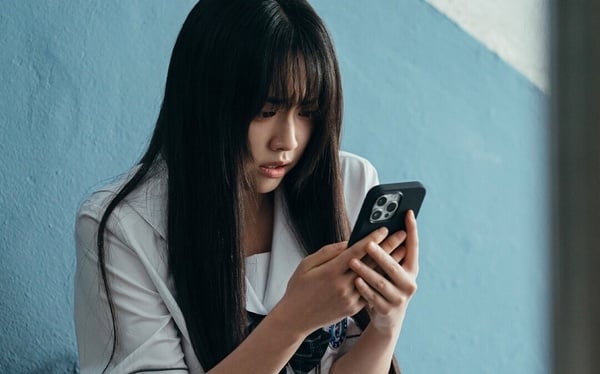 手機一響就緊張？寧願傳訊息、面對面講話，也不想接電話——你也有「電話焦慮」嗎？