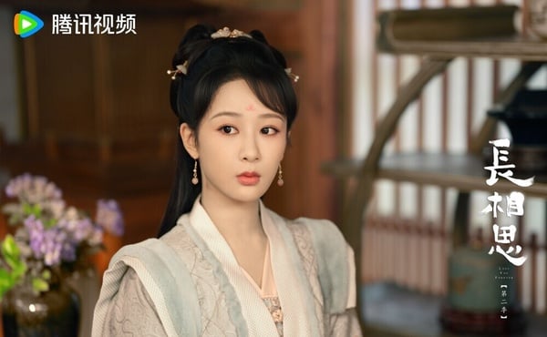 冠軍是楊紫啦！楊紫可以說是90後收視女王的代表了。《親愛的，熱愛的》、《香蜜沉沉燼如霜》通通都是現象級爆款，在這之後楊紫仍持續推出高熱陸劇。與楊紫搭檔的男星幾乎都能被她帶旺，因此許多男星都很樂意與楊紫合作。誰不想被帶火呢！