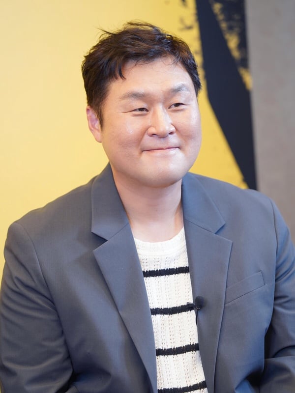 《金特務》尹敬浩8件事：憑《外傷重症中心》走紅，與金南佶、朱智勛並列「話癆TOP3」