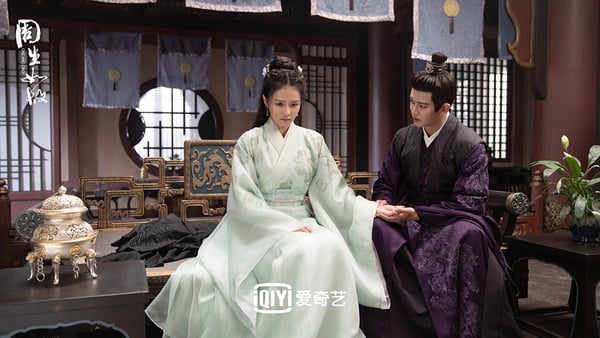《周生如故》雖然有任嘉倫和白鹿兩位人氣演員，但《周生如故》投資成本其實不是最高的，據傳是A+級網劇，以古裝劇來說不是最高投資的大製作。不過《周生如故》播得超出預期，沒有大投資，卻好評如潮。