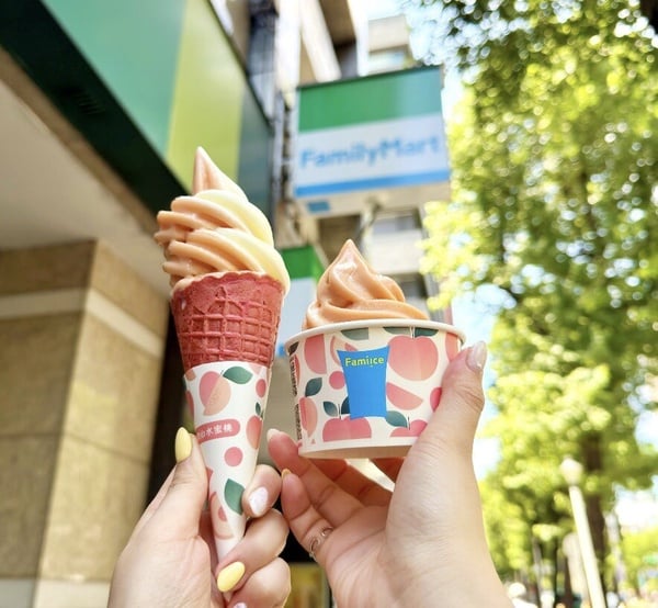 全家夏季新品登場：梨山水蜜桃霜淇淋、巨峰葡萄酷繽球、瑪利歐飲料冰品活動買3送1優惠