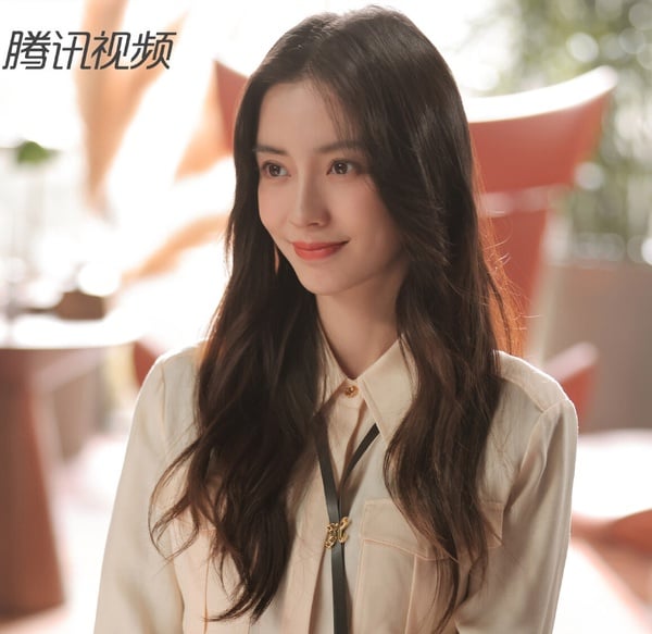 冠軍是楊穎！楊穎的顏值一直很被觀眾推崇，她的五官真的太完美了！既有混血感，又兼顧東方美。加上楊穎早年是模特出身，很會穿衣服，任何造型到了她身上，都讓人有眼睛一亮的感覺，完全不土氣。
