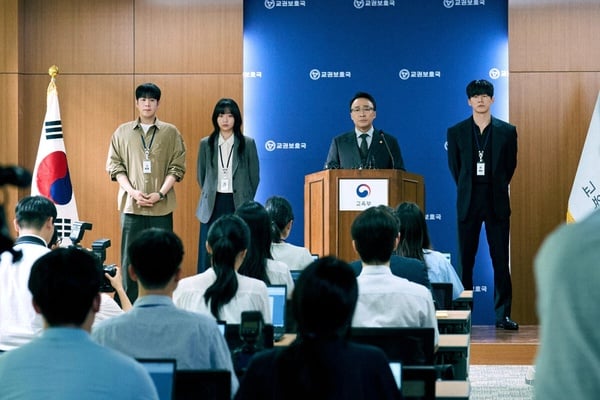 7月「韓劇人氣話題度」TOP10：蘇志燮《金特務》收視暴漲，李棟旭「這部」未播先火！