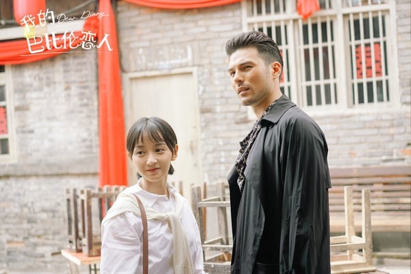 《我的巴比倫戀人》是2021的黑馬劇，熱度雖低但評價很好。講述性情孤僻古怪的陳美如，在生日當晚被一個古巴比倫扮相的男人纏住，原以為是惡作劇，沒想到這位自稱「王子」的怪人，竟然是她12歲時在日記中編造出的人物，從而開啟了一段和「幻想男友」談戀愛的脫軌搞笑治癒之旅。