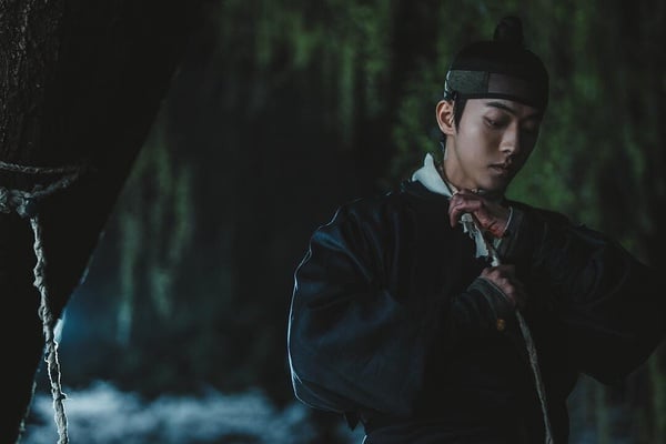 《毛骨悚然的戀愛》超好評！Netflix零負評韓劇推薦！《鬼謎東宮》《公寓黑風暴》必追