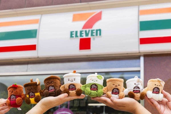 抽買一送一！7-11「CITYCAFE吊飾娃娃驚喜杯」活動開跑，再推三麗鷗曬黑系列盲盒新品