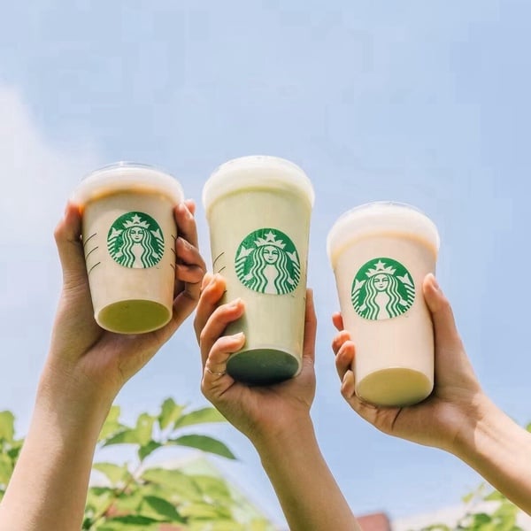 買一送一！星巴克「蜜桃限定飲品」登場，Bearista水果熊系列開賣、DREAMPLAZA週年活動
