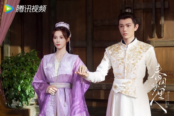 《春閨夢裡人》找來彭小苒、丁禹兮主演，這是讓大家期待的組合，而且也是人氣小說改編，集合替嫁、先婚後愛等經典橋段。然而製作質感是全劇一大敗筆！網友當初都在吐槽導演的運鏡，應該是虐心的戲份，被導演拍得彷彿搞笑劇，一點美感都沒有，還有網友吐嘈導演是「印度式運鏡」。
